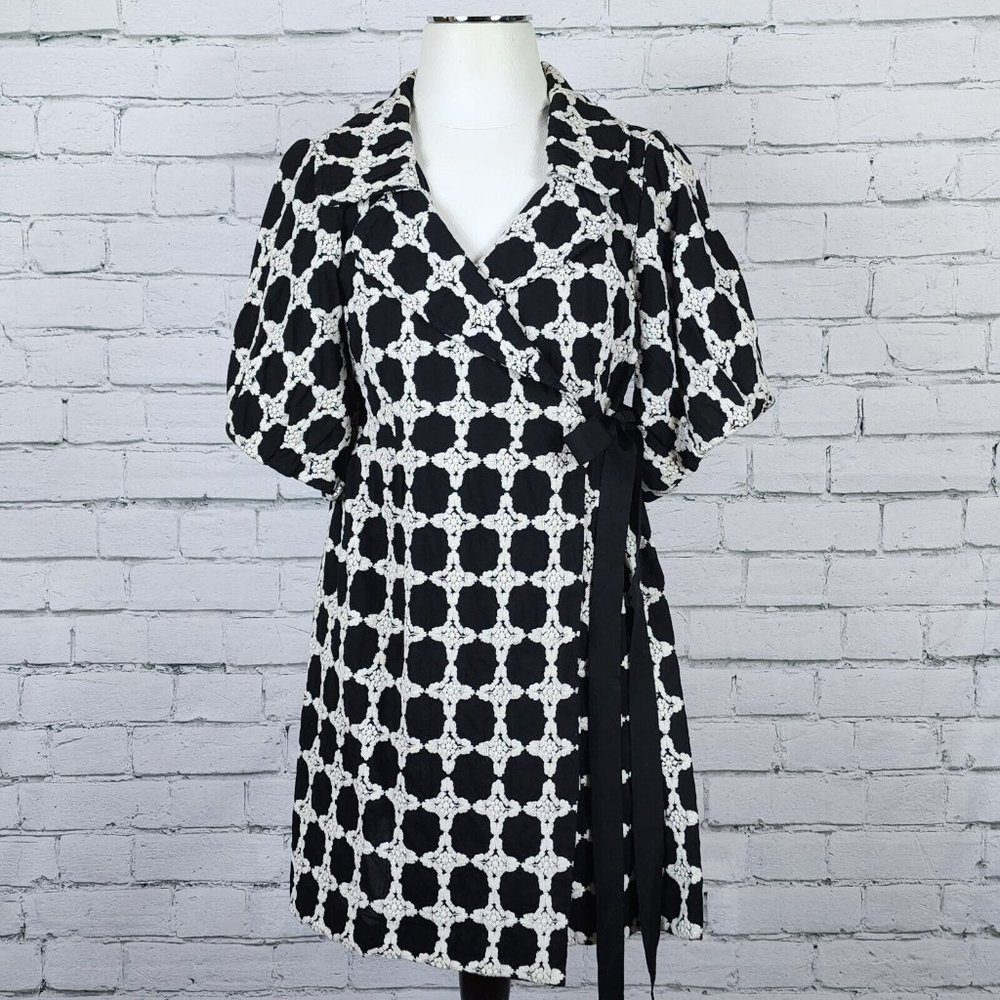 Ivy Jane Black and White Short Sleeve Wrap Dress Jacket Embroidered Sz XL